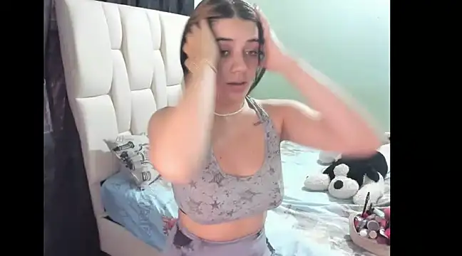 KittyKlum online show from 3, 1, 2025