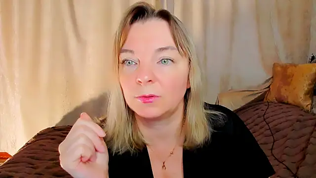 Regina  blue online show from 12, 11, 2025