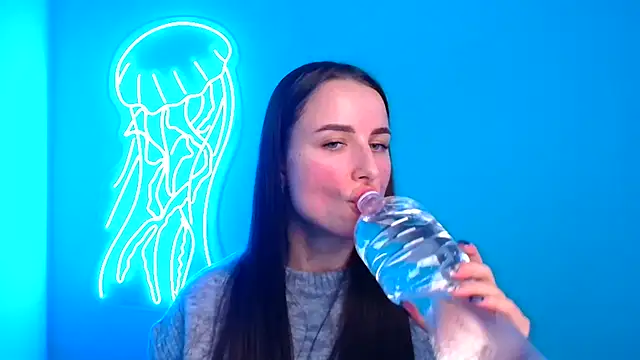 Eva Janee online show from 2, 12, 2024