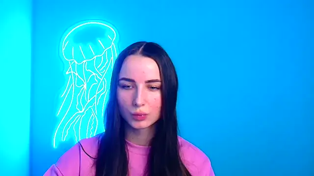 Eva Janee online show from 4, 12, 2024