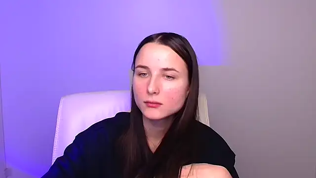 Eva Janee online show from 6, 12, 2024