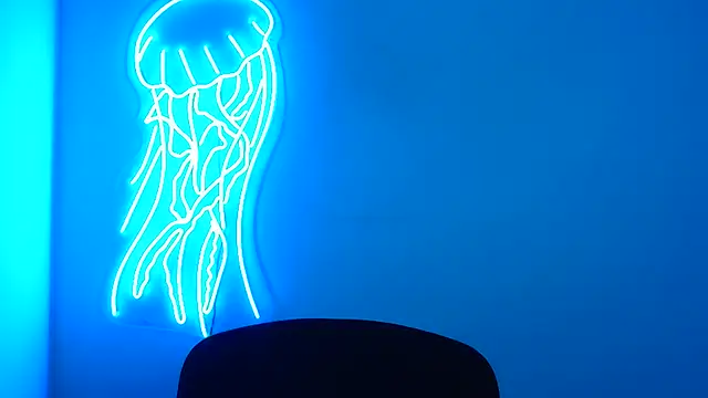 Eva Janee online show from 4, 3, 2025