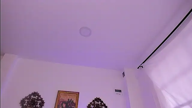 Snapshot of VeronicaGilss chatting on 8, 10, 2025 VeronicaGilss online show from 8, 10, 2025