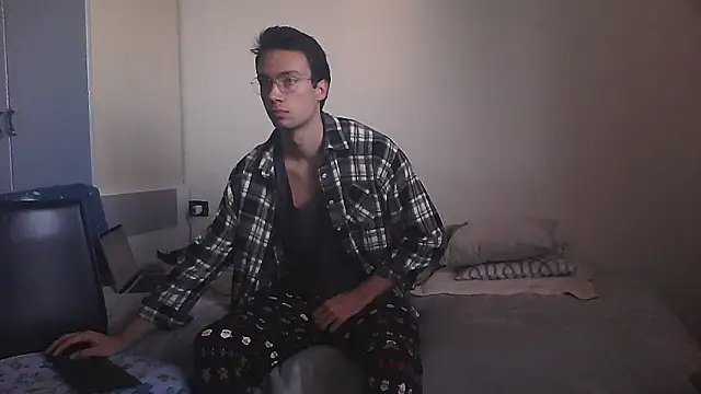 Snapshot of xentetube01 chatting on 15, 12, 2025 xentetube01 online show from 15, 12, 2025