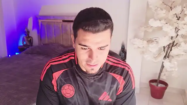Axel Big cock online show from 27, 6, 2026