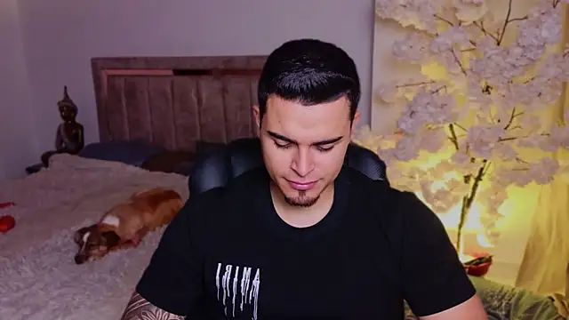 Axel Big cock online show from 14, 7, 2026