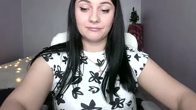 Emelyblum online show from 15, 1, 2025