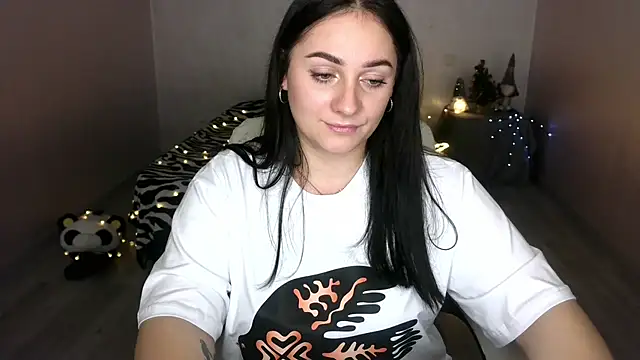 Emelyblum online show from 25, 1, 2025