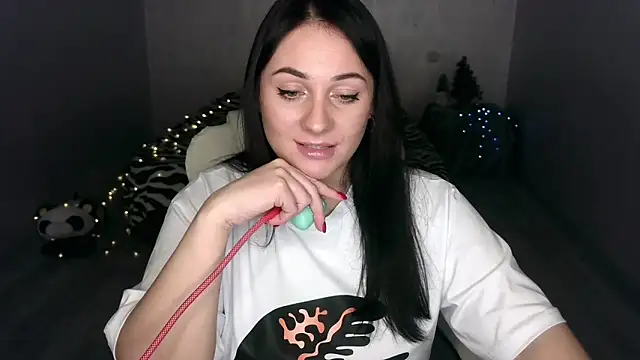 Emelyblum online show from 26, 1, 2025