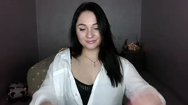 Emelyblum online show from 2, 3, 2025