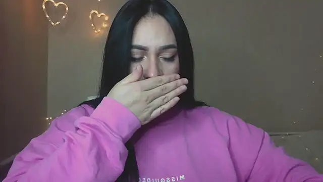 Emelyblum online show from 24, 10, 2025