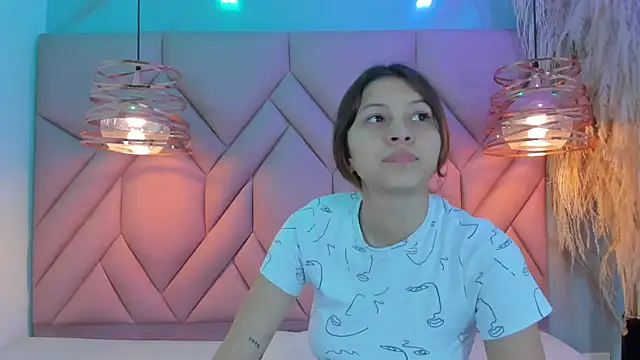 AngelaaCute  online show from 7, 1, 2025