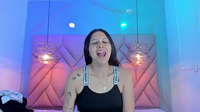 AngelaaCute  online show from 25, 6, 2026
