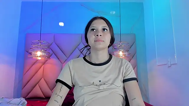 AngelaaCute  online show from 9, 7, 2026