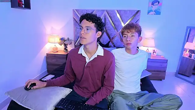 Snapshot of nickolas_moon chatting on 7, 11, 2025 nickolas moon online show from 7, 11, 2025