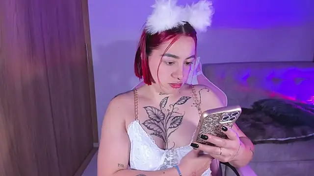 Snapshot of annika_taylor chatting on 26, 2, 2025 annika taylor online show from 26, 2, 2025