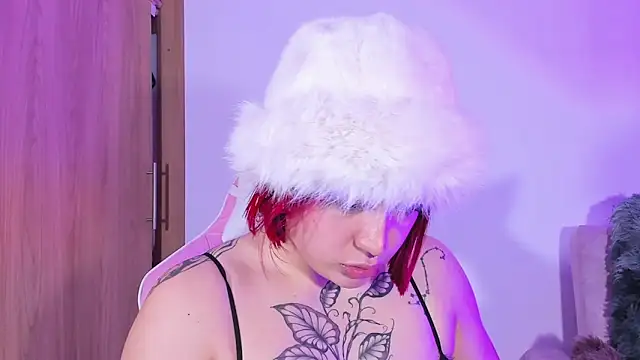 Snapshot of annika_taylor chatting on 4, 3, 2025 annika taylor online show from 4, 3, 2025