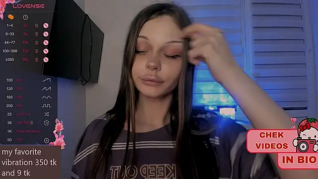 Snapshot of shy_melony chatting on 10, 9, 2025 shy melony online show from 10, 9, 2025