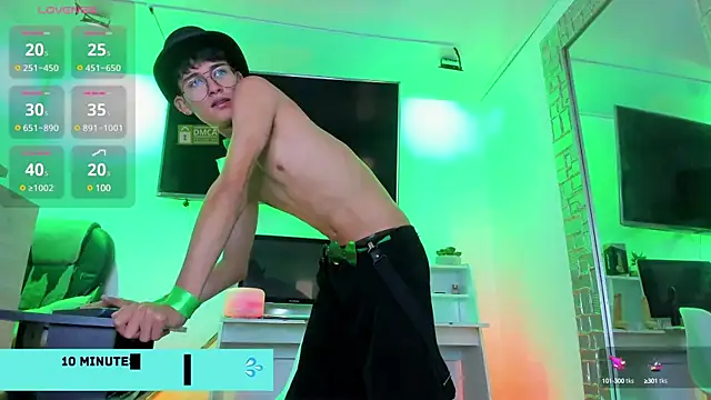 Twinkie-Alex18 online show from 18, 3, 2025