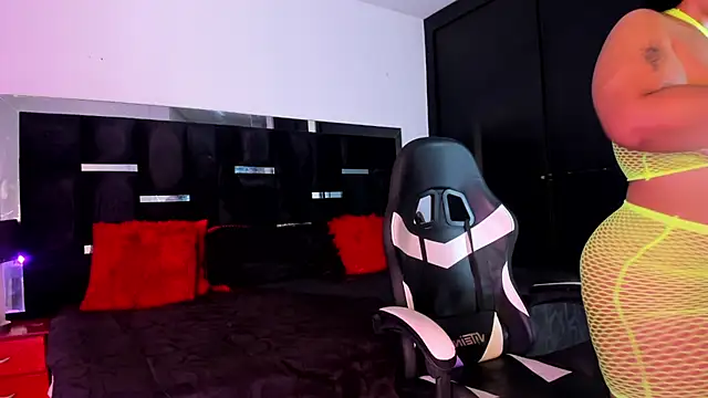 Tasha Sant online show from 15, 10, 2025