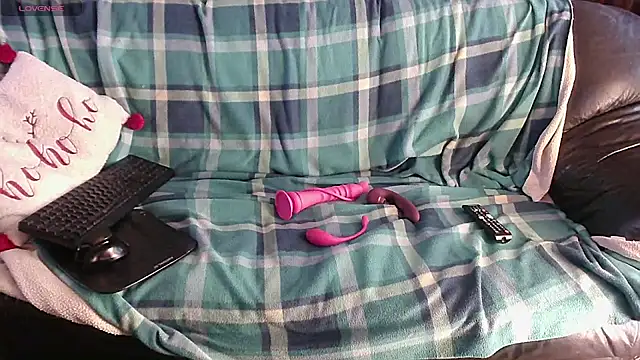 LauraMonolo online show from 4, 3, 2026