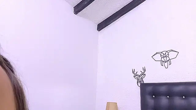 Skinny hottie18 online show from 19, 12, 2024