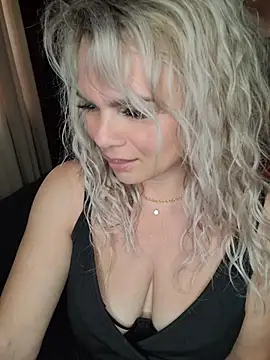 candy queeen online show from 31, 5, 2026