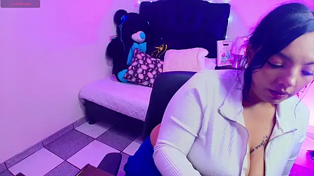 loren tits24 online show from 2, 5, 2026