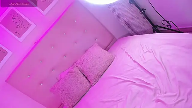 EIMY BRIGHT online show from 22, 4, 2026