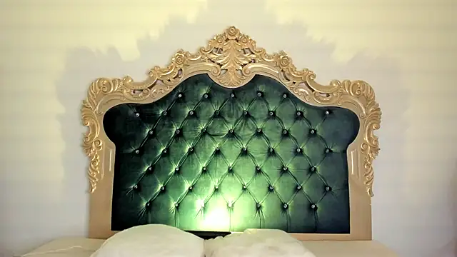 Ari sunshine  online show from 12, 9, 2025