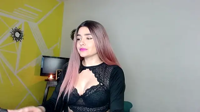 Nikolle Rouss online show from 12, 2, 2025