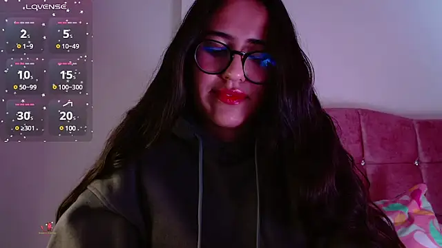 Snapshot of Paris-love chatting on 17, 12, 2024 Paris-love online show from 17, 12, 2024