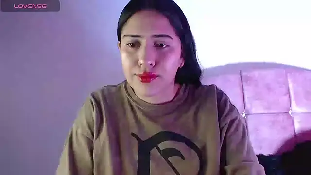 Snapshot of Paris-love chatting on 2, 1, 2025 Paris-love online show from 2, 1, 2025