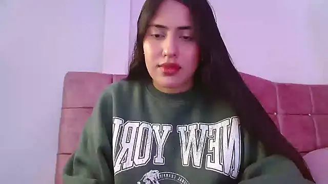 Snapshot of Paris-love chatting on 4, 1, 2025 Paris-love online show from 4, 1, 2025