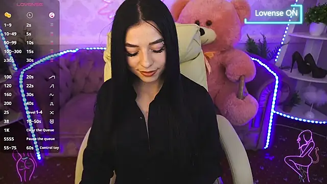 KitnissKiss online show from 10, 2, 2025