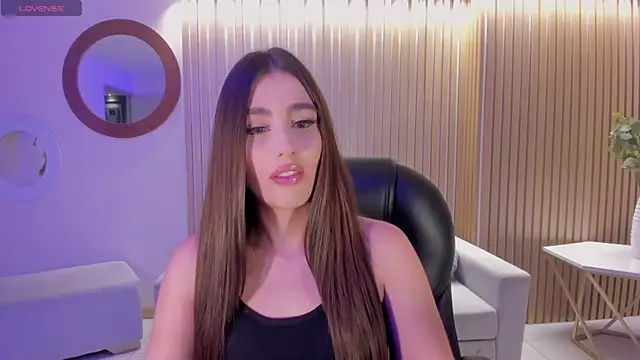 Snapshot of DolcieElliot chatting on 17, 12, 2024 DolcieElliot online show from 17, 12, 2024