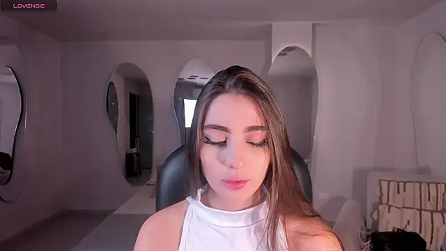 Snapshot of DolcieElliot chatting on 31, 12, 2024 DolcieElliot online show from 31, 12, 2024