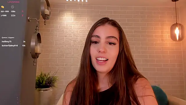 Snapshot of DolcieElliot chatting on 8, 2, 2025 DolcieElliot online show from 8, 2, 2025