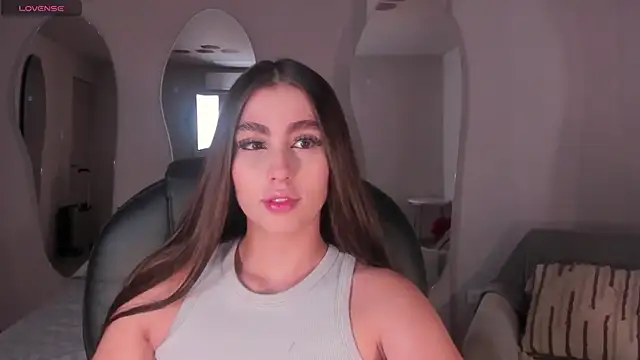 Snapshot of DolcieElliot chatting on 16, 2, 2025 DolcieElliot online show from 16, 2, 2025