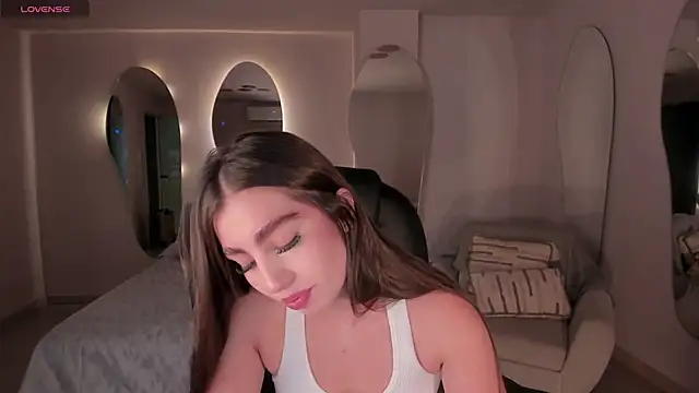 Snapshot of DolcieElliot chatting on 20, 2, 2025 DolcieElliot online show from 20, 2, 2025