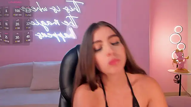 Snapshot of DolcieElliot chatting on 25, 2, 2025 DolcieElliot online show from 25, 2, 2025