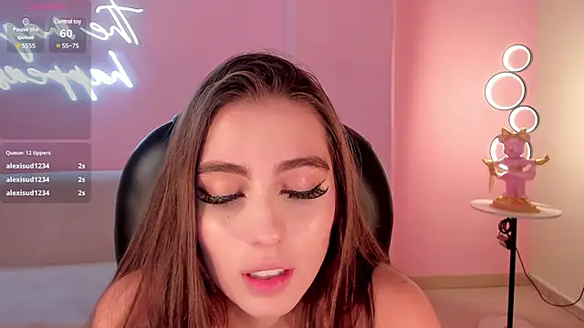 Snapshot of DolcieElliot chatting on 28, 2, 2025 DolcieElliot online show from 28, 2, 2025