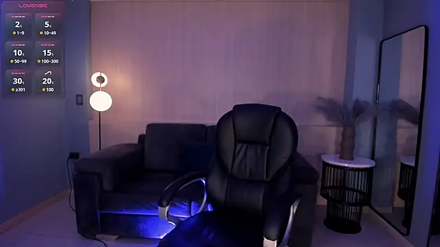 Snapshot of DolcieElliot chatting on 10, 3, 2025 DolcieElliot online show from 10, 3, 2025