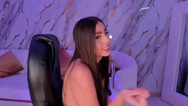 Snapshot of DolcieElliot chatting on 14, 3, 2025 DolcieElliot online show from 14, 3, 2025