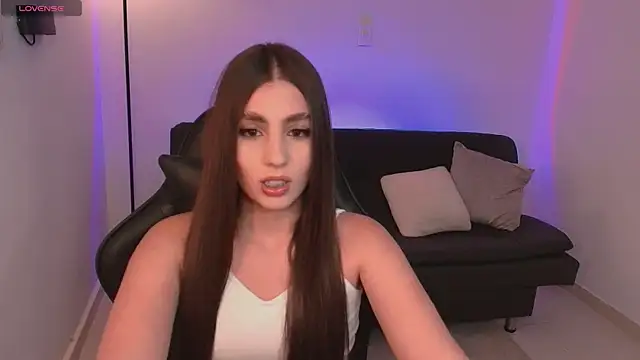 Snapshot of DolcieElliot chatting on 17, 10, 2025 DolcieElliot online show from 17, 10, 2025