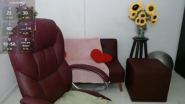 Ghada milf online show from 28, 4, 2026
