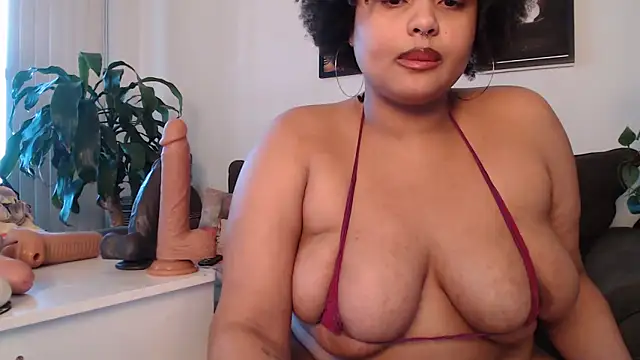Snapshot of TheeVixxxen chatting on 3, 3, 2025 TheeVixxxen online show from 3, 3, 2025