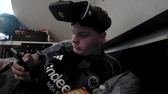 Nicolasjlhkjzl online show from 30, 4, 2026