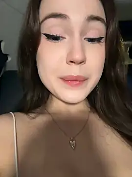 Peachy Dream online show from 12, 12, 2024