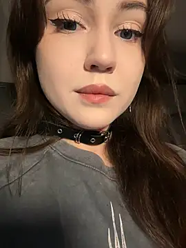 Peachy Dream online show from 26, 1, 2025